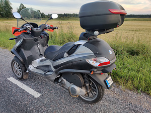 Piaggio MP3 250 IE LT (5 foto / 6)