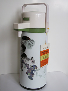 THERMOS 2,4 l (2 foto / 2)