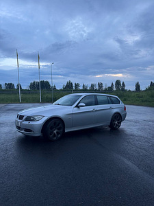 BMW 330xd (1 foto / 3)