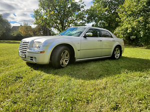 Chrysler 300C с газом (9 фото из 12)