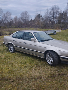 BMW e34 2.5 125kw (1 foto / 13)