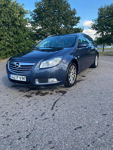 Opel insignia sports tourer (3 foto / 7)