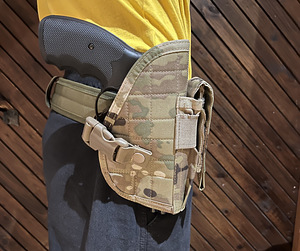 KWC Model 357/Python 4 Airsoft револьвер с аксессуарами (4 фото из 4)