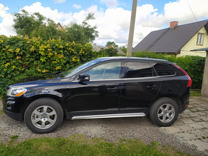 Volvo XC60 (7 фото из 8)