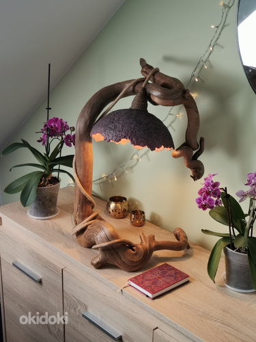Hubast keskkonda tagav dekoorlamp