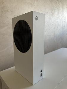 Konsool Xbox Series S (2 foto / 2)