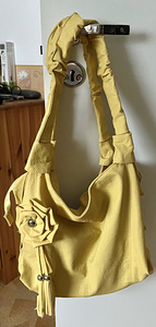 Naiste käekott kollasest kunstnahast