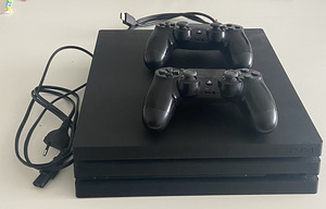 Продам PS4 Pro 1тб (1 фото из 3)
