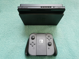 Müüa hall Nintendo Switch 32GB + Mario Kart 8 Deluxe (6 foto / 8)