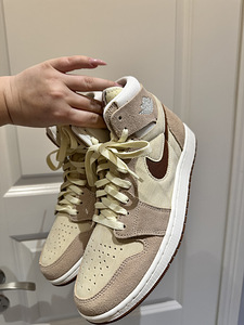 Meeste seemisnahast tossud Nike Jordan Beež & Pruun Air Jordan (5 foto / 7)