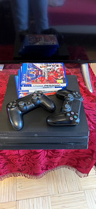 Playstation 4 Pro 1 TB +2 Pulti (1 foto / 1)
