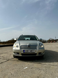 Toyota Avensis 1.8 VVTI Automaat (2 foto / 9)