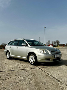 Toyota Avensis 1.8 VVTI Automaat (3 foto / 9)