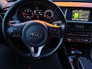 Kia Optima 1.7CRDI (6 фото из 11)