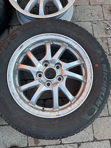 Литые диски Toyota R16 с шинами и датчиками (4 фото из 6)