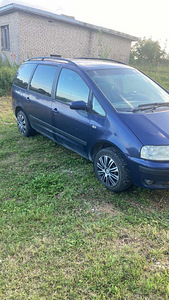 VOLKSWAGEN SHARAN (2 foto / 3)