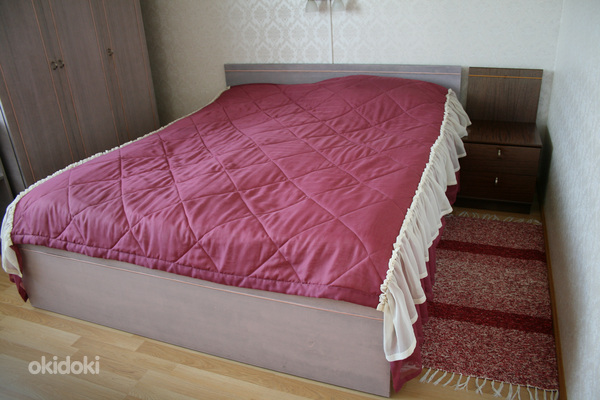 Кровать и матрас (фото #1)