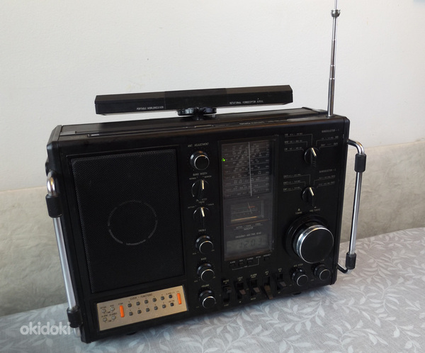 Старый школьный кассетный радиоприемник Philips AL990 (фото #1)