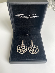 Thomas Sabo hõbedast kõrvarõngad tsirkoonidega (1 foto / 3)