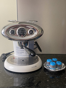 Illy X7.1, valge - Kapselkohvimasin (1 foto / 3)