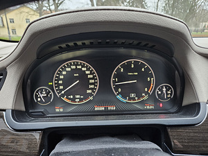 BMW 730 (F 01) xdrive 2015a (8 foto / 9)