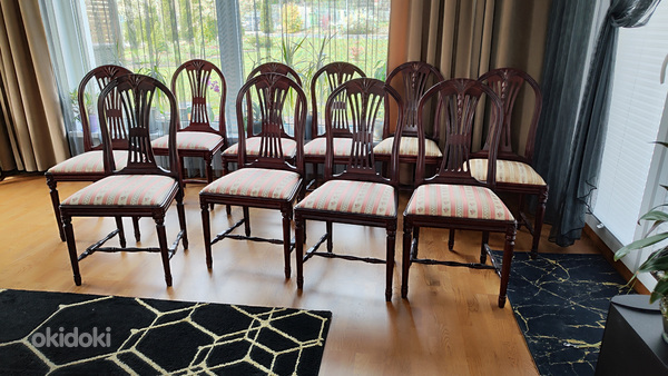 Великолепный раздвижной обеденный стол и 10 стульев (фото #9)