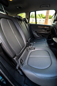 Autorent BMW 218D Automaat 110kw (2 foto / 10)