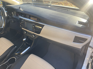 Toyota Corolla 2015 1.6 (7 foto / 11)