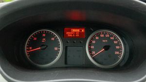 OPEL VIVARO (9 фото из 12)
