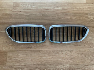 ОРИГИНАЛЬНЫЕ ХРОМИРОВАННЫЕ ПЕРЕДНИЕ РЕШЁТКИ BMW 5 СЕРИИ G30, G31 (1 фото из 5)