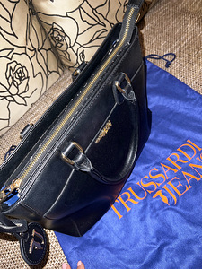 Новая сумка Trussardi (3 фото из 3)