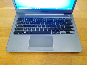 Samsung Series 5 Ultra 530U- i5-gen3/8GB/500GB/W10 (3 foto / 9)