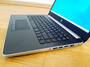 HP Notebook 14 - AMDgen7/8GB/SSD256GB/RadeonR3 (5 foto / 9)