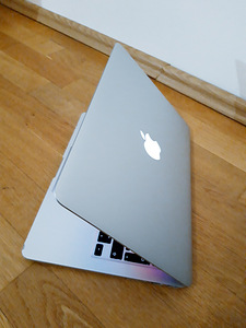 Apple MacBook Pro 13 Mid 2014 (8 foto / 10)