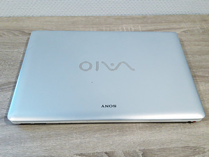 Sony Vaio 17" i3/8GB/SSD120GB (8 foto / 9)