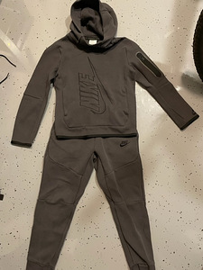 Костюм Nike 128-137 для мальчиков (1 фото из 1)