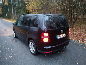 Touran 2.0TDI 2009 (3 foto / 11)