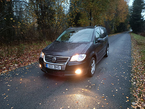 Touran 2.0TDI 2009 (5 foto / 11)