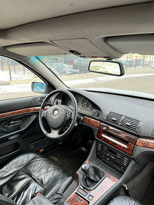 BMW 528i manuaal (5 foto / 5)