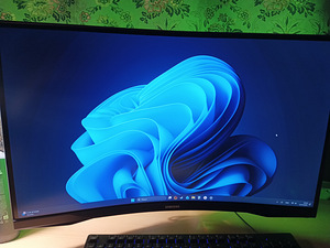 Samsung 27" 2K 144FPS (1 foto / 6)