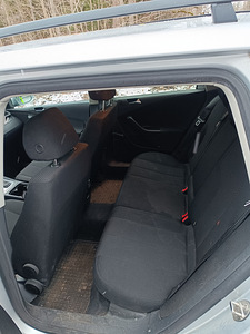 VOLKSWAGEN PASSAT 103kw diisel ÜV 12.2025 (6 foto / 11)