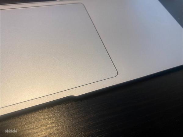 Apple MacBook Air 2018 256 Гб Серебристый (фото #3)