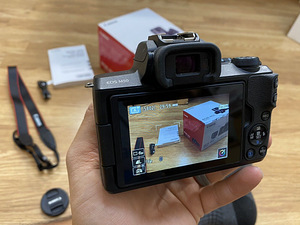 Canon EOS M50 24.1MP peegelkaamera koos 15-45mm STM objektii (3 foto / 9)
