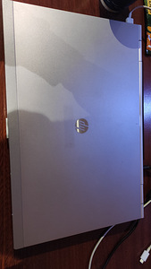 HP EliteBook8570p (2 foto / 5)