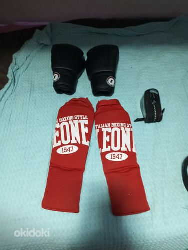 Перчатки для бокса щитки бинты (фото #3)