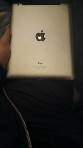 Продам ipad (1 фото из 3)