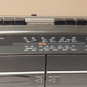 Stereo 2 kasseti mängija/salvestaja-radio HITACHI (2 foto / 4)