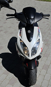 Keeway Fact EVO 50 mopeed, roller (7 foto / 8)