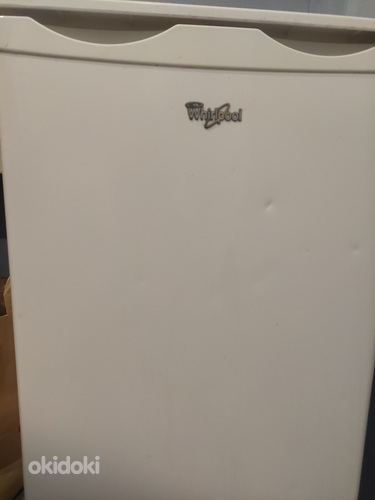 Небольшой холодильник (фото #2)