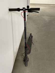 E-scooter Xiaomi Mi PRO , 45km Long-range (2 foto / 2)